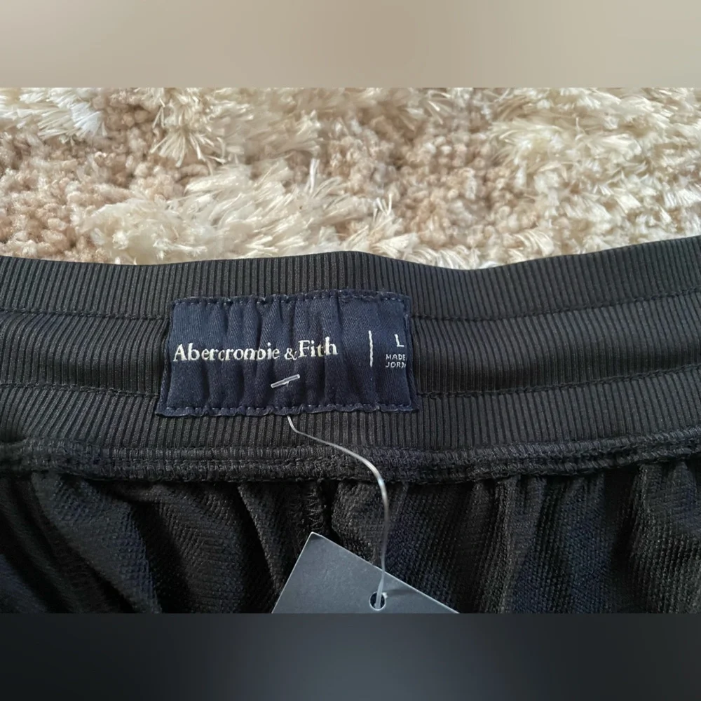 NWT Abercrombie Men's A&F Travel Jogger Black Pants Size Large